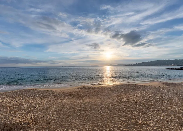 Les Etoiles Centre Juan Les Pins 6 Couchages