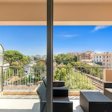 Les Etoiles Centre Juan Les Pins 6 Couchages