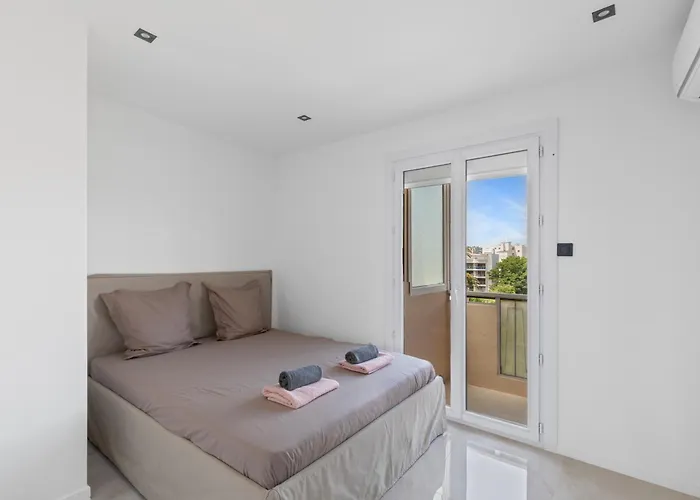 Les Etoiles Centre Juan Les Pins 6 Couchages Daire *